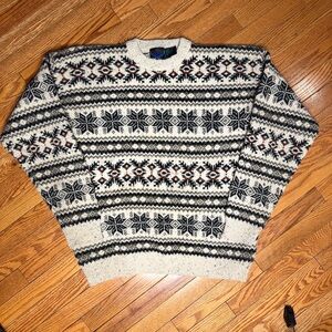 Men's vintage 90s tundra Coogi style Black and White Patterned Sweater